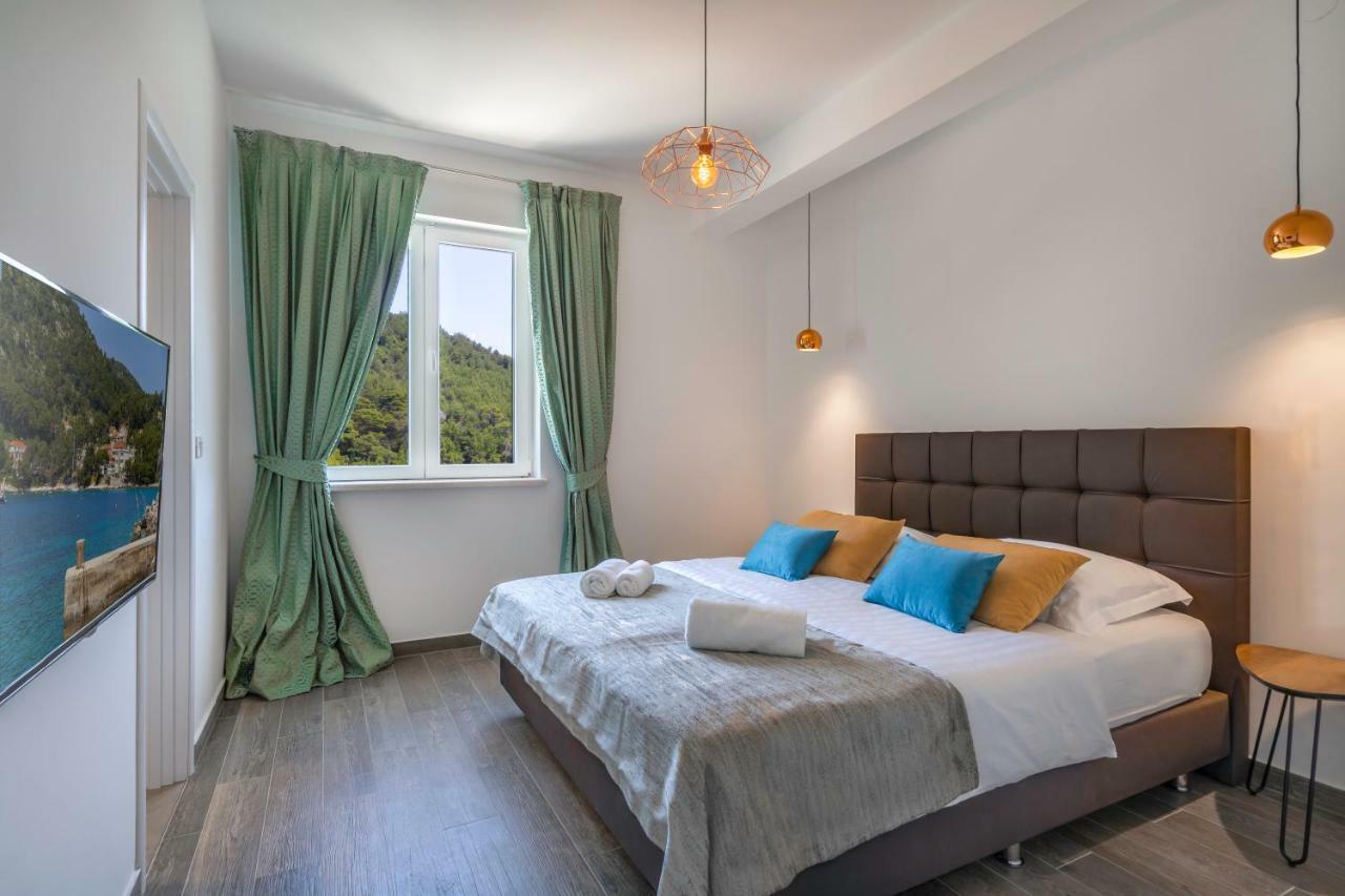 Pine Tree Boutique Apartments Saplunara Exterior photo